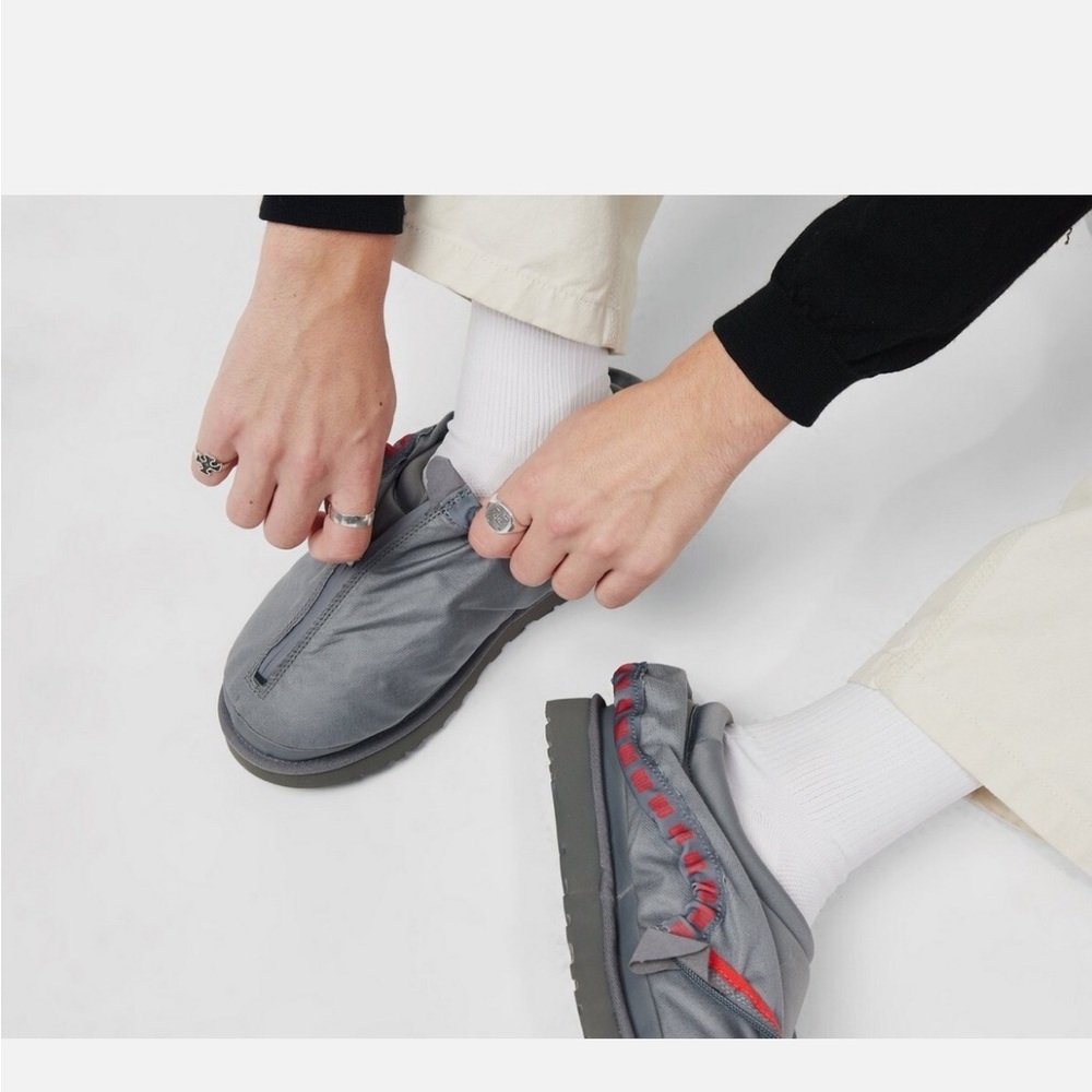 UGG Tasman Shroud Zip
